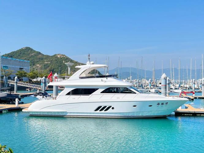 深圳大鹏68尺豪华游艇静态3小时包船